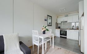 2Br Apt Modzelewskiego 100 with balcony